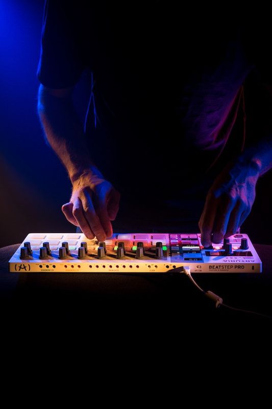 ARTURIA Beatstep Pro USB MIDI Controller Sequencer