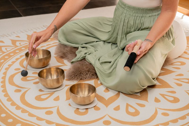 Meinl SB-Y1 Yoga Nidra Singing Bowl Set, 400/500
