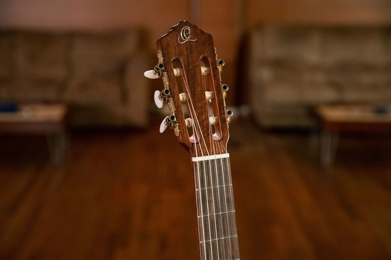 Ortega RCE158MN Klassisk gitar 4/4 Size, med mik, Medium neck