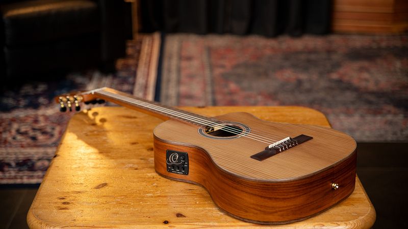 Ortega RCE23RO Klassisk gitar m/mik, Short scale, Slim neck, Thermo Series