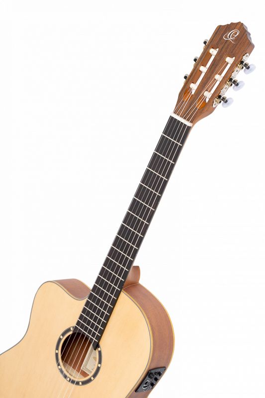 Ortega RCE125SN-L Klassisk gitar 4/4 Size, med mik, Thin, Slim Neck, Left