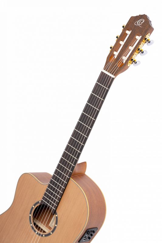 Ortega RCE131SN-L Klassisk gitar 4/4 Size, med mik, Slim neck, Left