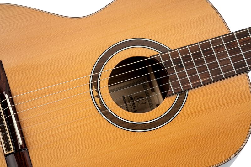 Ortega R159 Klassisk gitar 4/4 Size, Solid Cedar top
