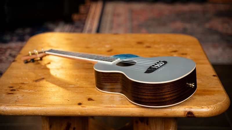 Ortega RUGH-PLT Tenor ukulele med Gigbag, Ghost Series