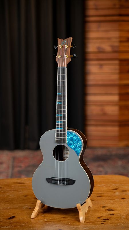 Ortega RUGH-PLT Tenor ukulele med Gigbag, Ghost Series