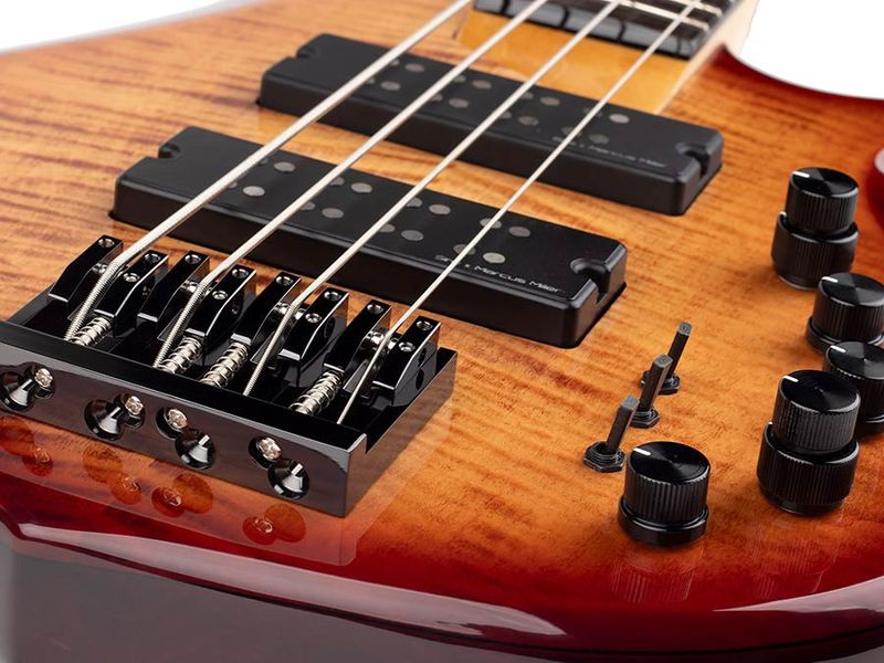 Sire M7 2nd Gen Series Marcus Miller Alder + Solid Maple 4-string Bass Guitar Brown