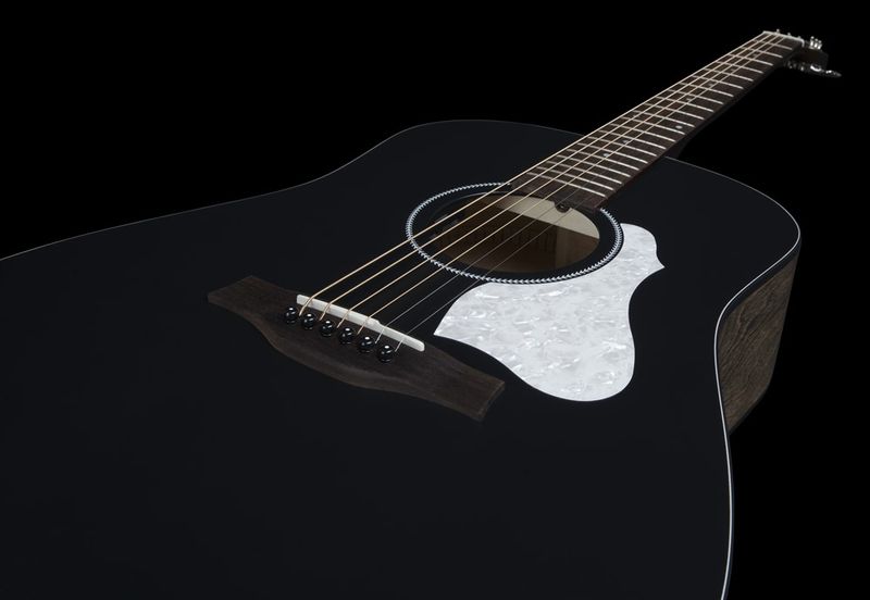 Seagull S6 Classic Black A/E Guitar