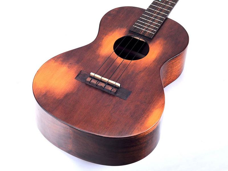 Mahalo Historic Series, all solid baritone ukulele, historic brown, with heavy duty bag