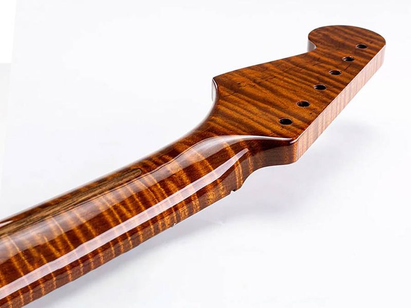 Allparts Select ltd VIN-MOD replacement neck for Stratocaster, AAA+ roasted flamed maple, nitro finish