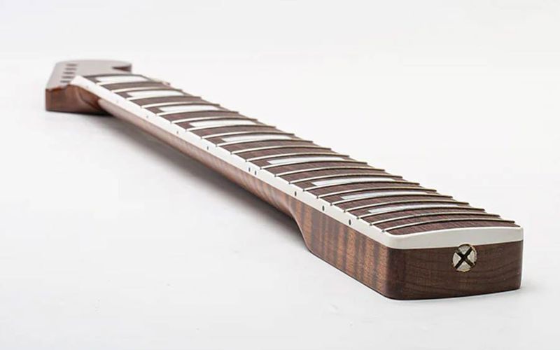 Allparts Select ltd Vintage Deluxe neck for Jazzmaster, AAA+ roasted flamed maple, bound w. block inlays, nitro finish