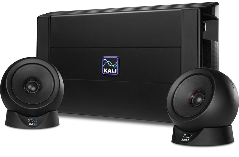 Kali Audio IN-UNF 3-vägs studio monitor system. Två satelliter och subwoofer.