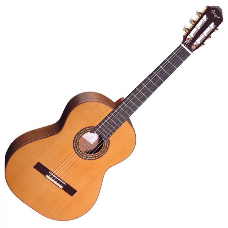 Ortega R122-3/4 Natural m/bag